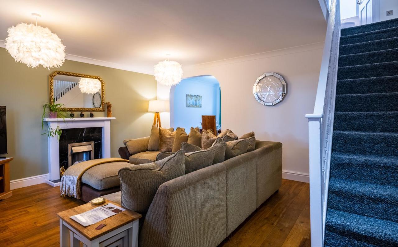 Beautiful House In South Cambridge, 14-Min Drive To The City Centre, Free Parking, No Sofabeds, Sleeps 6 Exterior photo